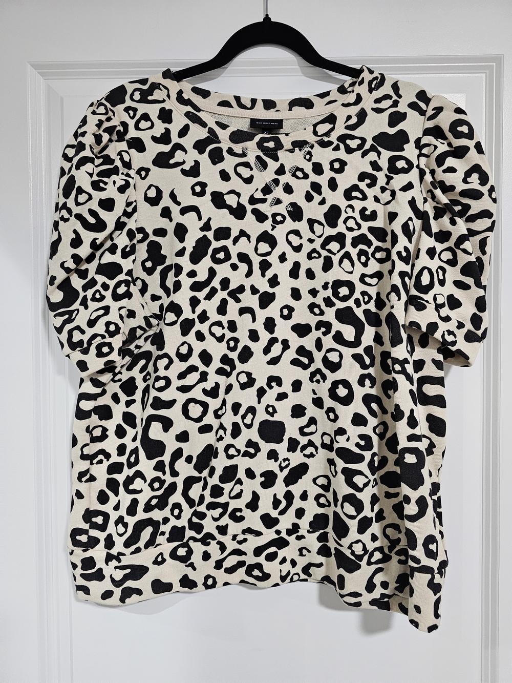 Who What Wear Black & Cream Leopard Puff Sleeve Top